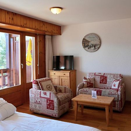 Hotel Les Bains D'โอวรอนนาซ ภายนอก รูปภาพ