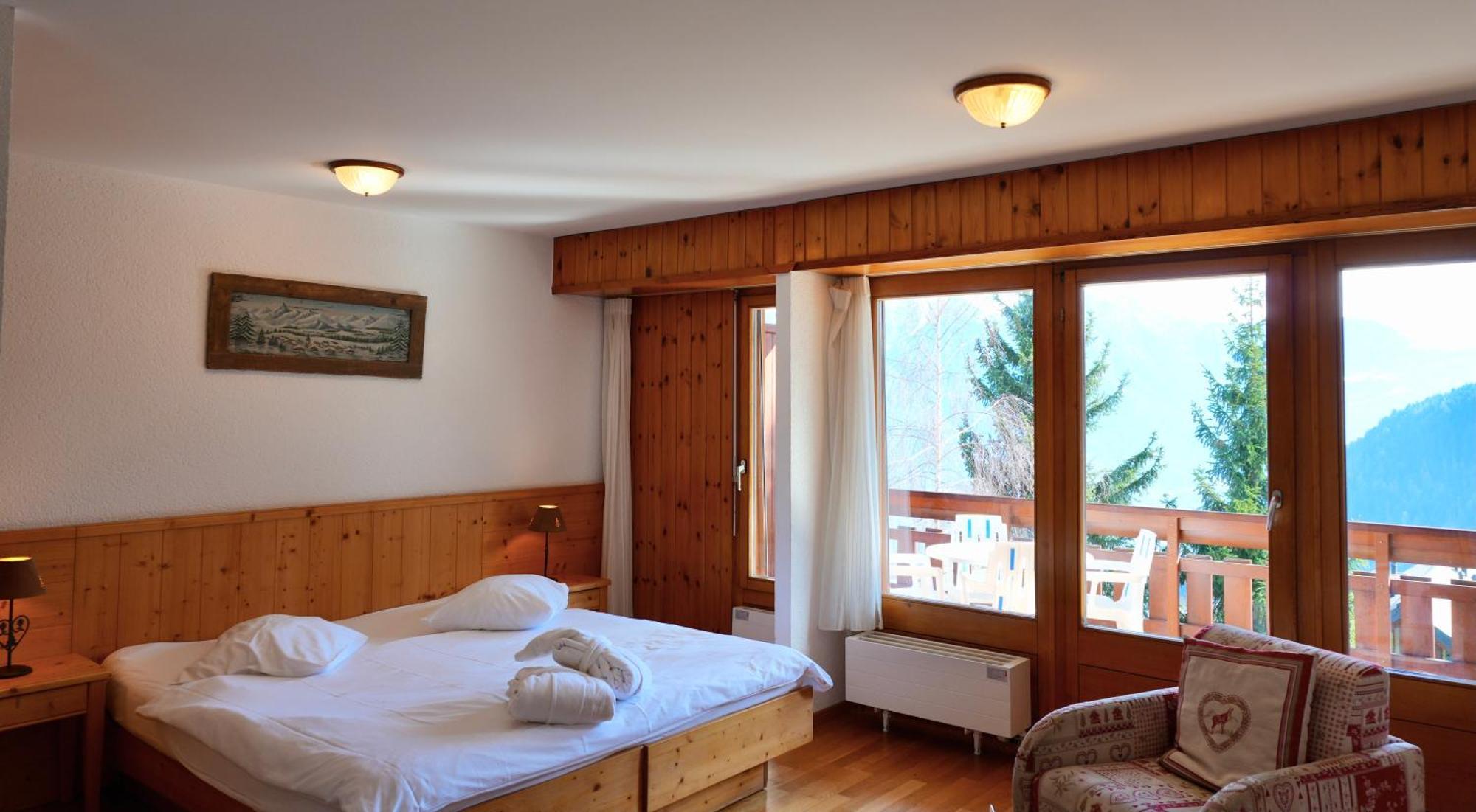 Hotel Les Bains D'โอวรอนนาซ ภายนอก รูปภาพ