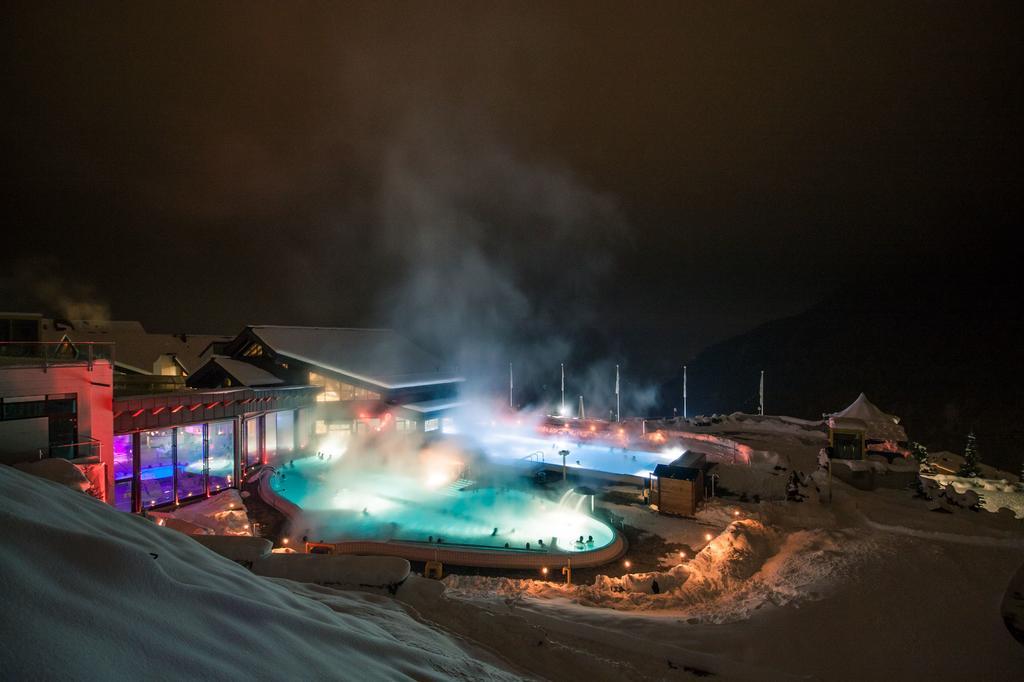 Hotel Les Bains D'โอวรอนนาซ ภายนอก รูปภาพ