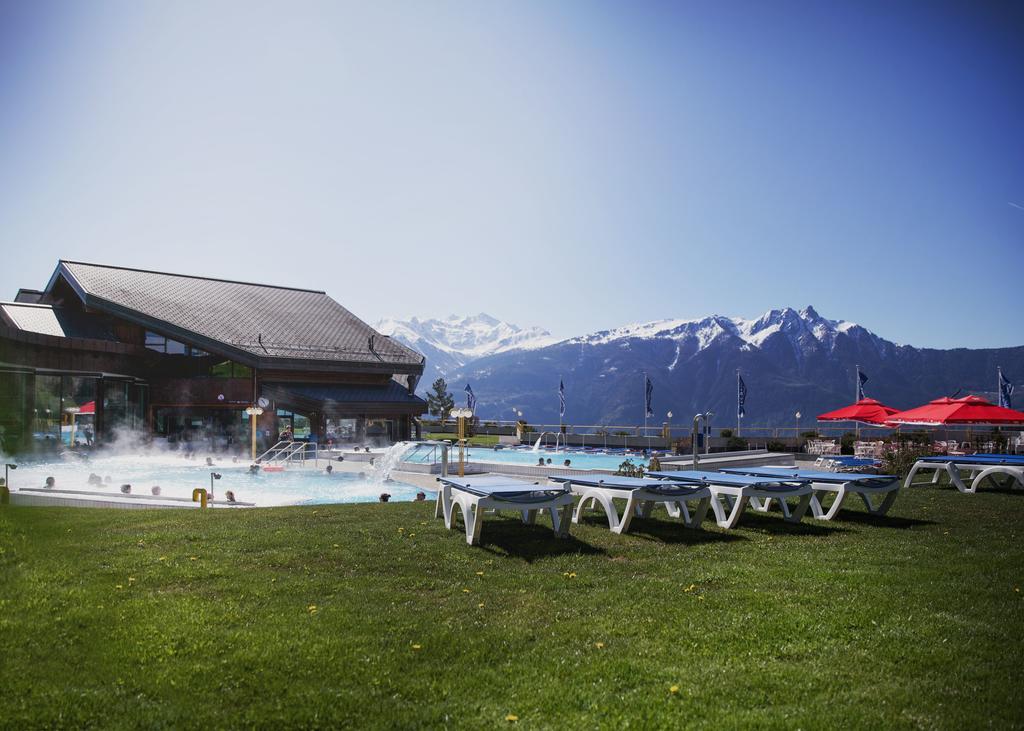Hotel Les Bains D'โอวรอนนาซ ภายนอก รูปภาพ