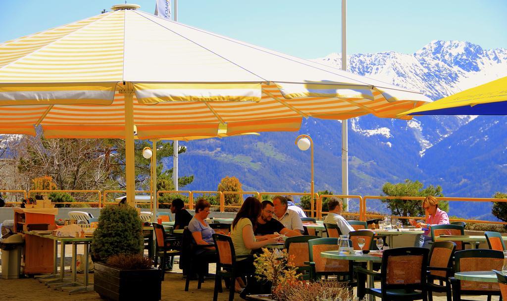 Hotel Les Bains D'โอวรอนนาซ ภายนอก รูปภาพ
