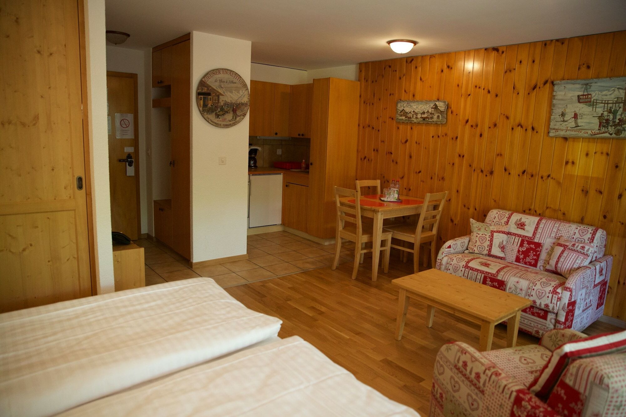Hotel Les Bains D'โอวรอนนาซ ภายนอก รูปภาพ